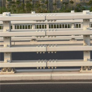 橋梁防撞護欄 1.2m 白色